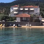Makris