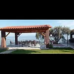 Makris Апарт-отель Gialtra