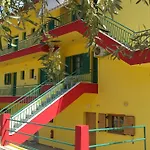 Makris Апарт-отель