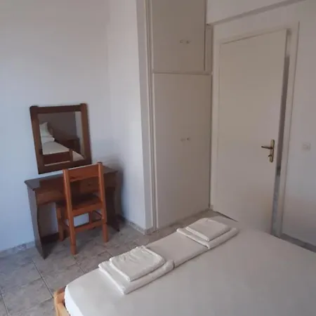 Makris Aparthotel