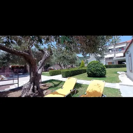 Makris Aparthotel