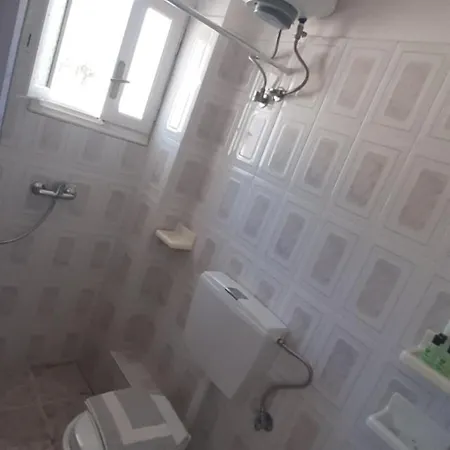 Makris Aparthotel Gialtra