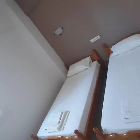 Makris Aparthotel Gialtra