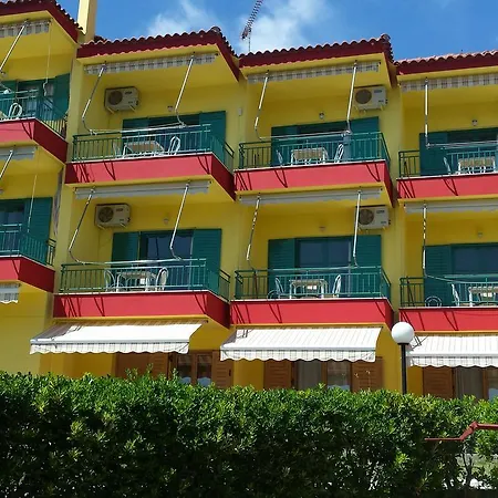 Makris Aparthotel