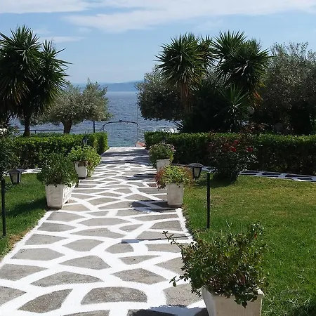 Makris * Gialtra