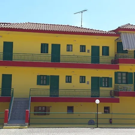Aparthotel Makris *