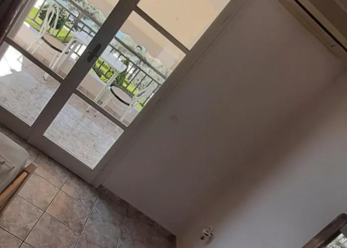 Makris Apart-hotel *